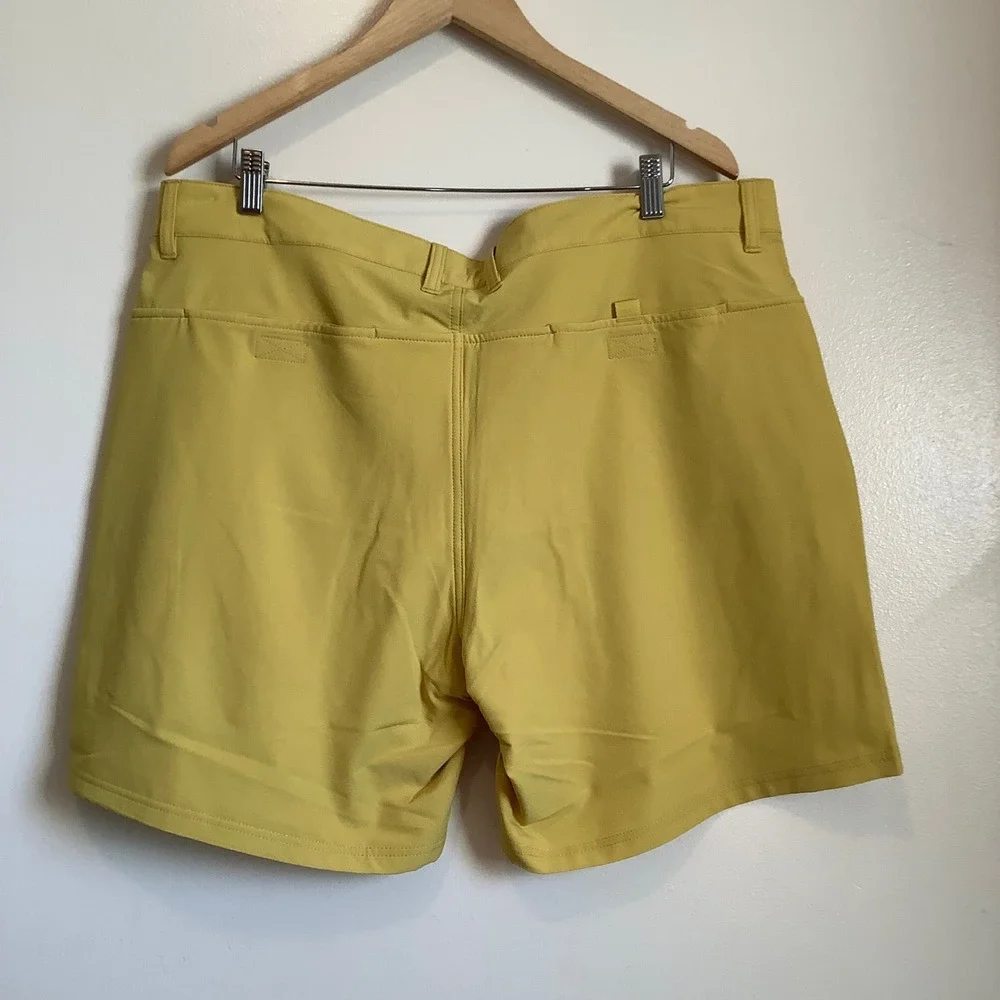 The North Face‎ Rolling Sun Shorts Mens 40 Yellow Silt FlashDry NF0A3T2Q Q0A-40